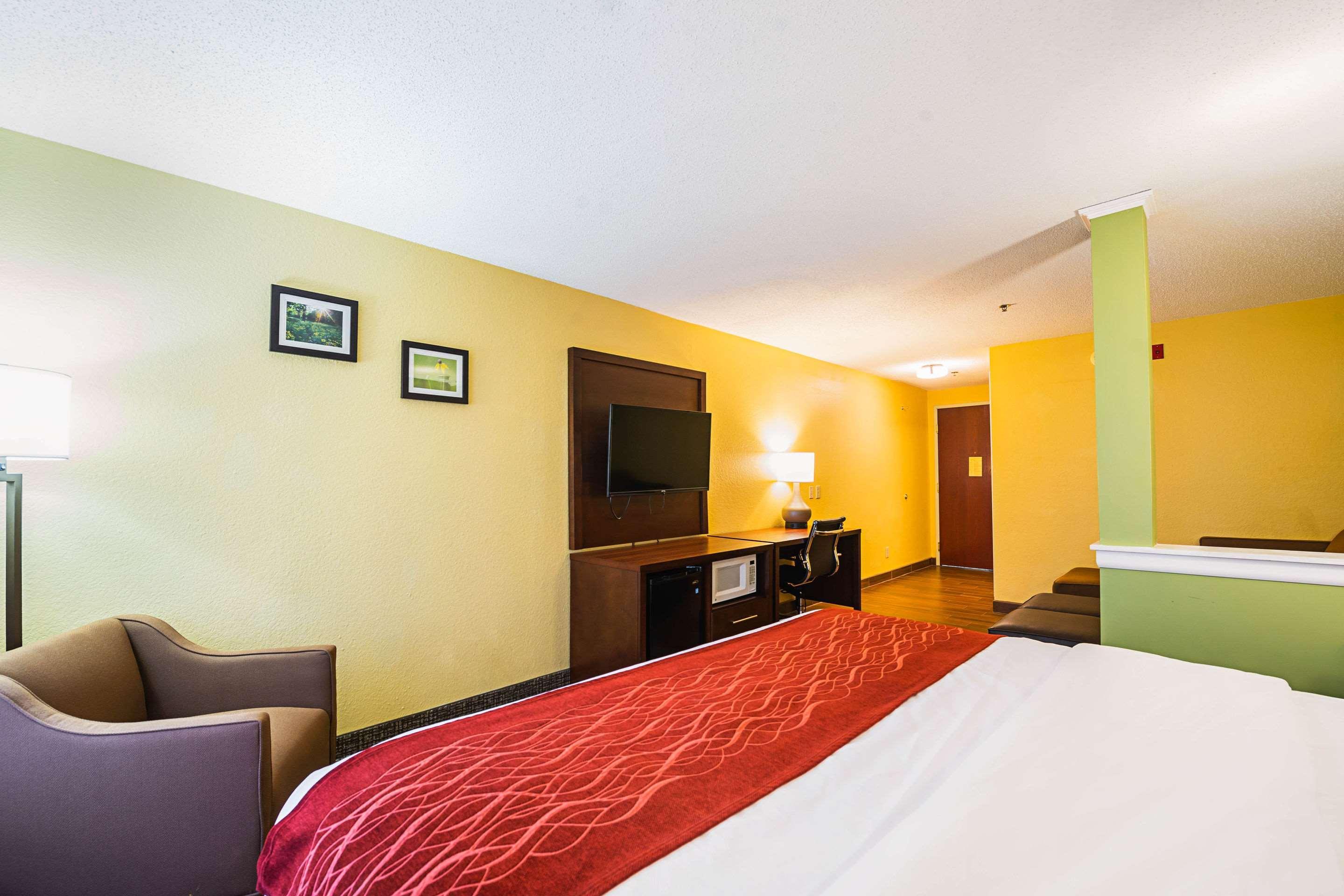 Comfort Inn & Suites Englewood Экстерьер фото