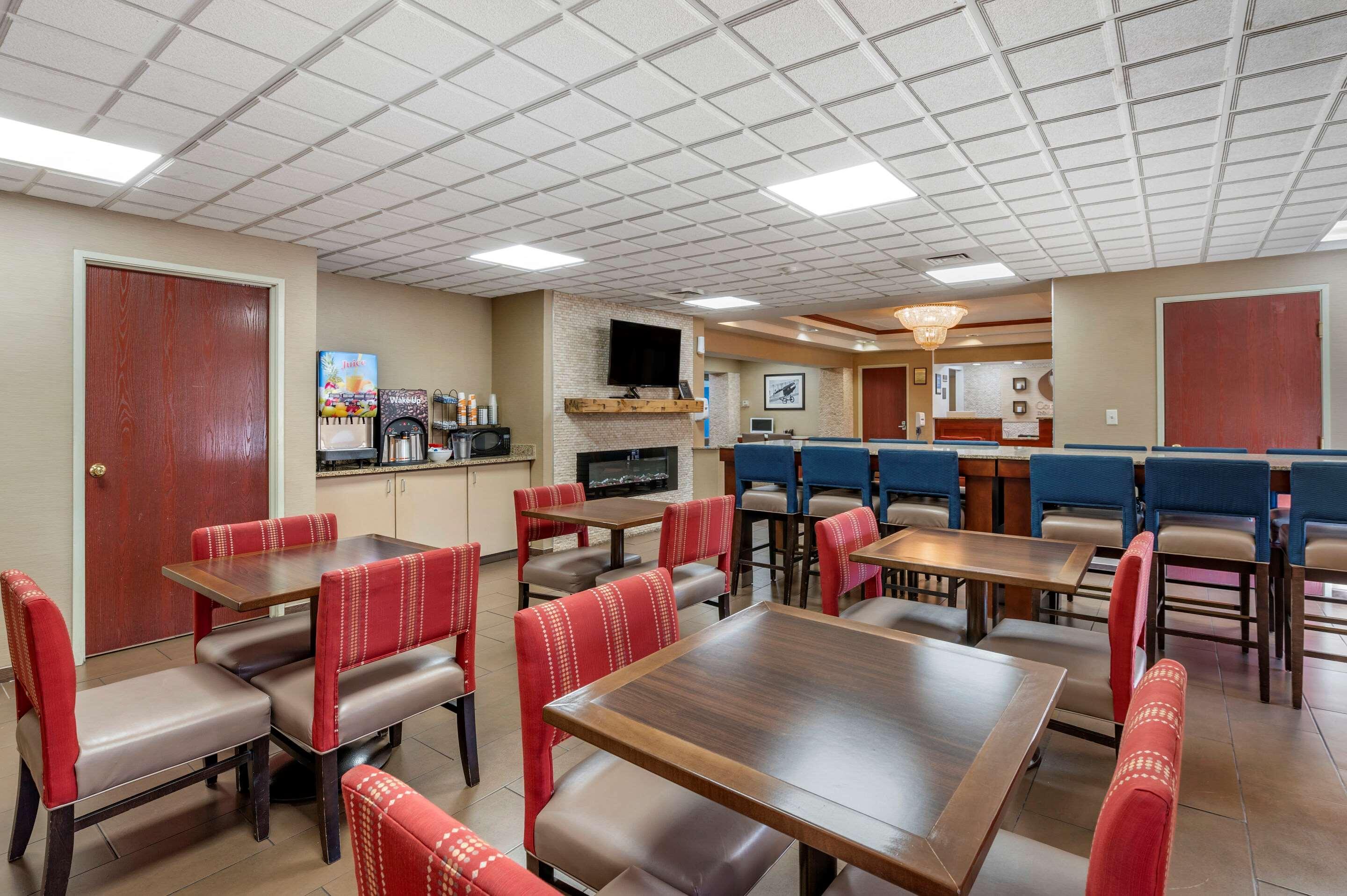 Comfort Inn & Suites Englewood Экстерьер фото